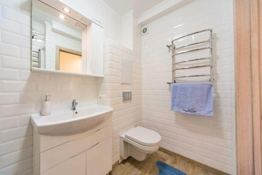 1 Room 65M2 Center Of Obolon Near River Side. Kyiv Exterior foto